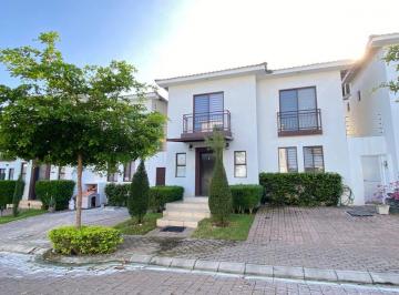 Casa de 3 habitaciones, Guayaquil · Casa con Piscina 3 Dorm.