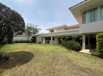 Casa · 380m² · 3 Habitaciones · 5 Estacionamientos · Casa de Venta Dentro de La Urbanización La Comarca. Junto a La Universidad