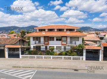 Casa · 500m² · 8 Habitaciones · 3 Estacionamientos · En Venta Propiedad Comercial en La Av de Las Américas