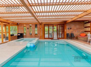 Quinta vacacional · 400m² · 4 Habitaciones · 12 Estacionamientos · En Venta Propiedad Turistica en Chordeleg Azuay