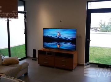Casa · 216m² · 3 Habitaciones · 3 Estacionamientos · Cumbayá - Tanda - a 5 Minutos del Rancho, Casa de 260,45 m² en Venta