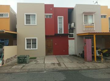 Casa de 3 habitaciones, Durán · Venta de Casa en La Martina P. Pincay
