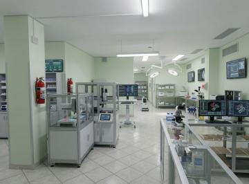 Local comercial , Quito · Local de 265 m² con Luz Trífasico Sector Hospital Hcam