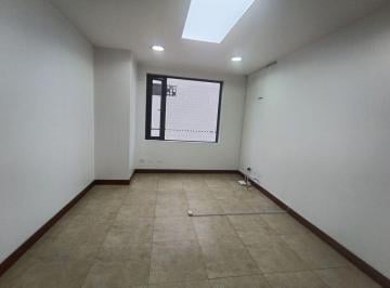 Oficina comercial , Quito · Rento Oficina Junto a Fiscalía La Mariscal