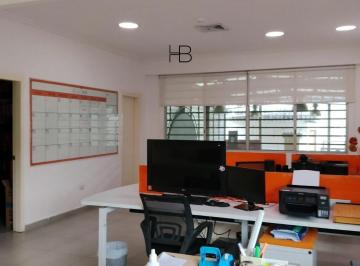 Casa de 1 habitación, Guayaquil · Se Vende Propiedad Comercial de 2 Plantas Remodelada en Urdesa Central