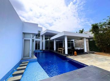 Casa · 388m² · 5 Habitaciones · 3 Estacionamientos · Casa en Venta en Vista Al Parque, Km. 8 Samborondón