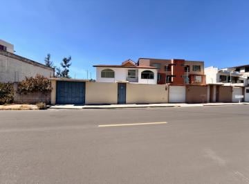 Casa · 310m² · 3 Habitaciones · 3 Estacionamientos · Vendo Casa de Dos Pisos a Excelente Precio en Urb. San Gregorio (Pusiquí)