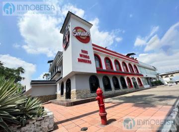 Local comercial · 300m² · 6 Estacionamientos · Se Alquila Amplio Local de Tres Plantas en Urdesa Central, con Uso de Suelo Comercial