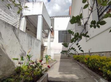 Casa de 3 habitaciones, Quito · Venta Casa - La Floresta (Diagonal Al Cine Ocho y Medio)