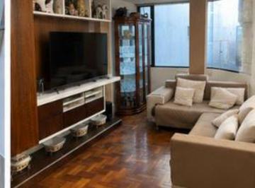 Casa de 11 habitaciones, Quito · Casa Rentera en Venta – San Isidro del Inca