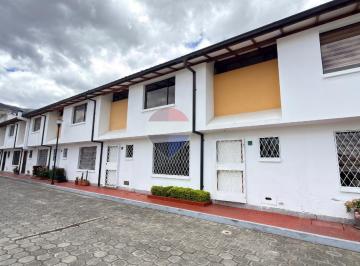 Casa de 3 habitaciones, Ibarra · Casa en Venta en Ibarra Centro de La Ciudad - Conjunto La Castilla