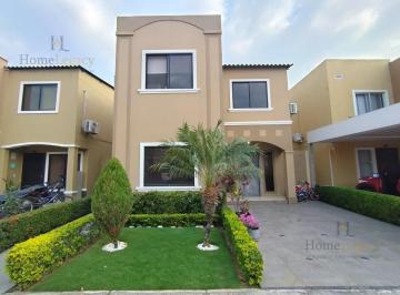Casa · 164m² · 3 Habitaciones · 2 Estacionamientos · Casa en Venta, 3 Habitaciones, 1 Suite, Doble Sala, 164 m², Patio Amplio, 2 Garajes Ae