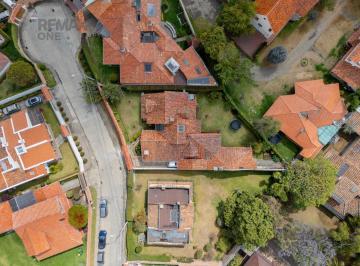 Casa · 370m² · 5 Habitaciones · 4 Estacionamientos · En Venta Propiedad con Iprus Para Edificio 9 Pisos Sector Machangara Cuenca