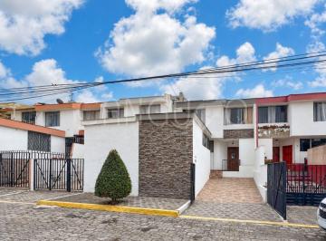 Casa de 3 habitaciones, Quito · Casa de 2 Pisos en Condominio Av Occidental