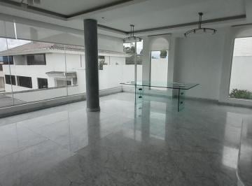 Casa · 395m² · 3 Habitaciones · 2 Estacionamientos · Casa de Venta en Cumbaya, Cerca a La Universidad San Francisco.