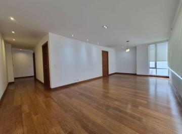 Departamento de 3 habitaciones, Quito · Rento Departemento en La Carolina