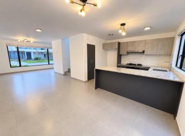 Casa · 125m² · 3 Habitaciones · 2 Estacionamientos · Casa - Puembo