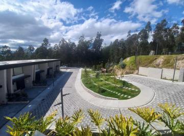 Casa de 2 habitaciones, Quito · Vivir en Una Casas con Club House