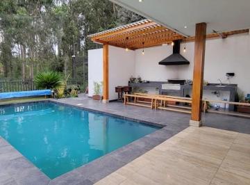 Casa · 510m² · 5 Habitaciones · 4 Estacionamientos · Venta Casa 5 Dorm. en Cumbayá, San Patricio