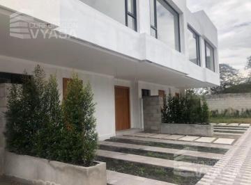 Casa · 184m² · 3 Habitaciones · 2 Estacionamientos · La Viña Alta Bellavista - Tumbaco, Casa de Venta 184.30 m² por Estrenar - C2