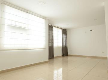 Departamento de 3 habitaciones, Guayaquil · Se Alquila Departamento Moderno en Planta Baja en Colinas de Los Ceibos (Sector Cerrado)