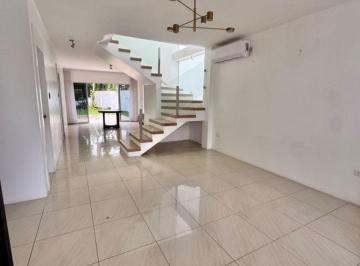 Casa de 4 habitaciones, Guayaquil · Se Vende Casa Amplia E Iluminada en Belo Horizonte (Dentro de Club)