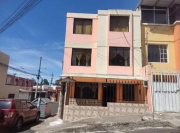 Casa de 5 habitaciones, Quito · Casa Rentera en Venta Calderon - San Jose de Moran
