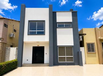 Casa · 178m² · 4 Habitaciones · Casa en Venta Villa Club - 4 Dorm - Etapa Luna