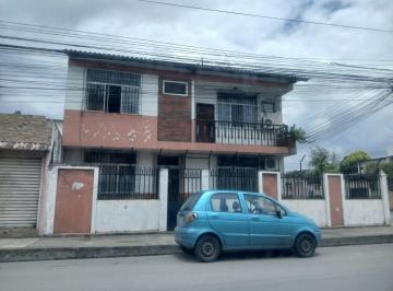 Casa · 336m² · 4 Habitaciones · 3 Estacionamientos · Venta Casa Esquinera Cdla Coviem Sur Guayaquil