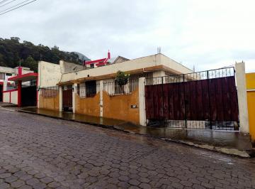 Casa · 189m² · 3 Habitaciones · 5 Estacionamientos · La Mena2, La Mariscal, Biloxi, La Magdalena, La Gatazo, Reino de Quito