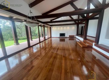 Casa · 5500m² · 3 Habitaciones · 8 Estacionamientos · Casa de Renta en 9na Transversal, Tumbaco