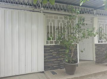 Casa · 95m² · 2 Habitaciones · 1 Estacionamiento · Casa en Venta Al Norte de Manta