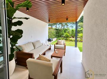 Casa · 158m² · 3 Habitaciones · 2 Estacionamientos · Linda Casa de Venta Tres Habitaciones, Puembo