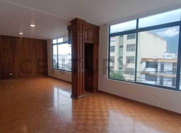 Departamento · 190m² · 3 Habitaciones · 1 Estacionamiento · Dpto. Renta Gaspar de Villaroel - 3 Dorm. 190 m²