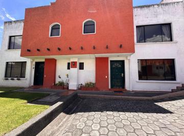 Casa · 195m² · 4 Habitaciones · 3 Estacionamientos · Hermosa Casa Ubicada en La Embajada Americana
