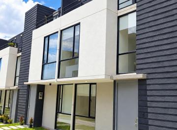 Casa de 3 habitaciones, Quito · (Na) Rento Casa en Condominio con Piscina Sector Hilacril