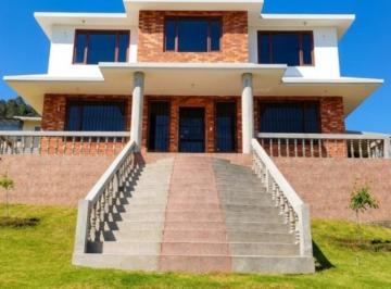 Casa de 3 habitaciones, Ambato · Casa Campestre de Venta en Ambato