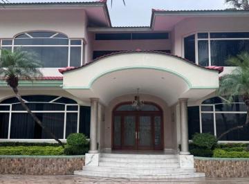 Casa de 8 habitaciones, Guayaquil · Casa en Cedros Sector Los Ceibos, Junto a Seguros La Unión