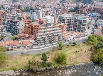 Suite · 49m² · 1 Habitación · 1 Estacionamiento · Suite en Venta Frente Al Rio Tomebamba