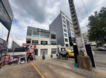 Casa de 1 habitación, Quito · Casa Comercial Remodelada Sobre La Av Occidental – Sector El Bosque