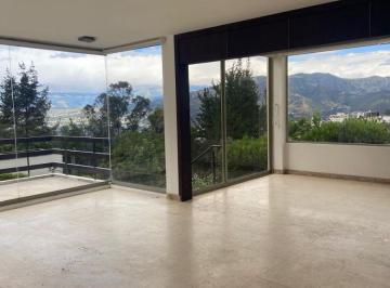 Casa de 4 habitaciones, Quito · Vendo Hermosa Casa Miravalle