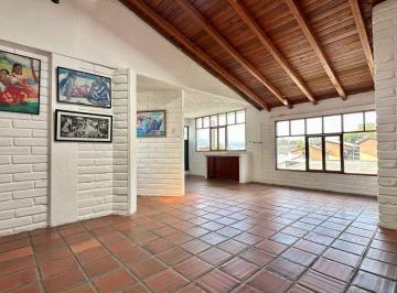 Casa de 7 habitaciones, Quito · Sangolqui, Casa Rentera en Venta con 2 Dep, 1 Suite