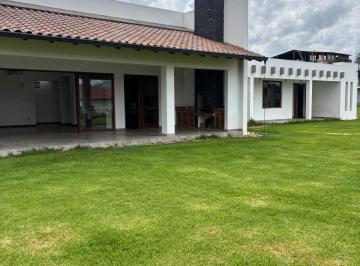 Casa en Alquiler de 3 habitaciones Puembo · Arriendo Casa Puembo de un Piso, Jardín 2200 M, construcción 300 m 3 Dorm $2500 Urb Cerrada