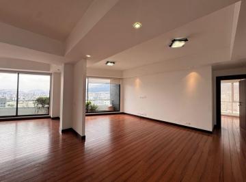 Departamento de 3 habitaciones, Quito · Departamento de 200 m² con 3 Habitaciones en Alquiler en Bellavista