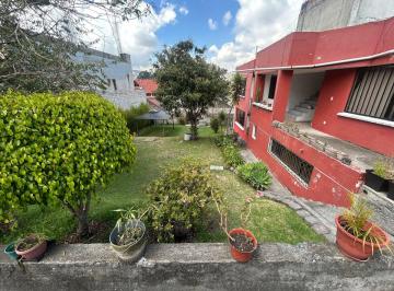 Casa de 12 habitaciones, Quito · Venta Propiedad Rentera con Amplia Area Verde Terreno