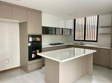 Departamento · 160m² · 3 Habitaciones · 2 Estacionamientos · Departamento en Alquiler, con Terraza. Ordoñez Lasso