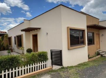 Casa de 4 habitaciones, Cuenca · Hermosa Casa Completamente Amoblada en Renta | Baguanchi