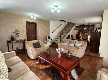 Casa de 4 habitaciones, Quito · Monteserrín | Ideal Para Comercio o Vivienda en Venta Casa Esquinera