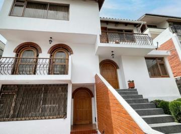 Casa de 6 habitaciones, Quito · Sector El Batán | Norte de Quito Invierta en Casa con 2 Departamentos