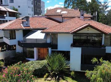Departamento de 6 habitaciones, Quito · Departamento Exclusivo Urb. Las Bromelias